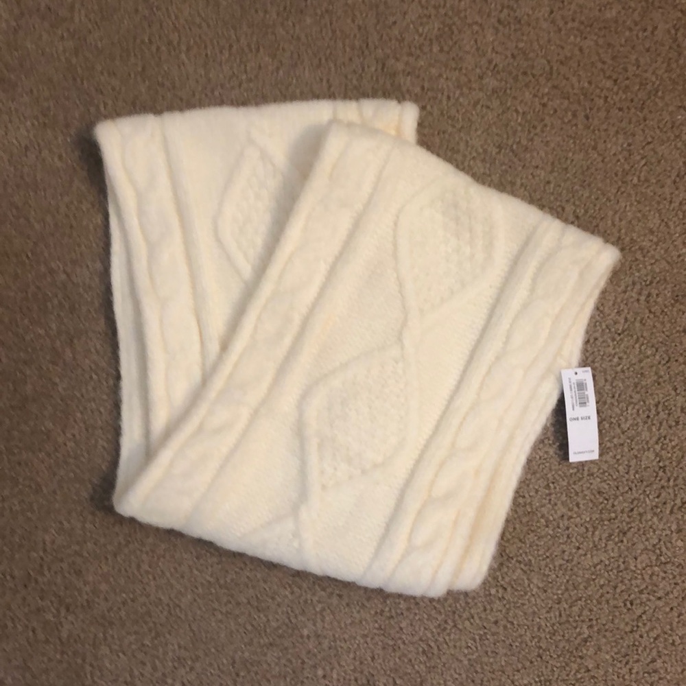 Old Navy Off White Fisherman Knit Aran Infinity Scarf